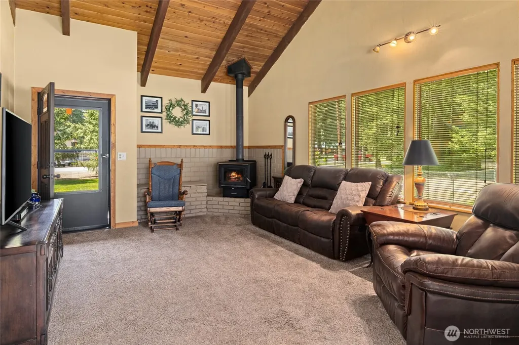 61 S Lake Cabins Road Ronald WA 98940