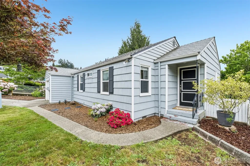 517 Bronson Way NE Renton WA 98056
