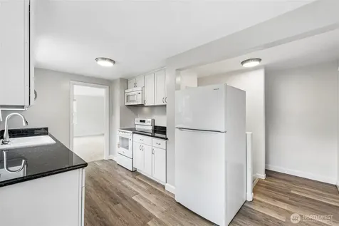 517 Bronson Way NE Renton WA 98056