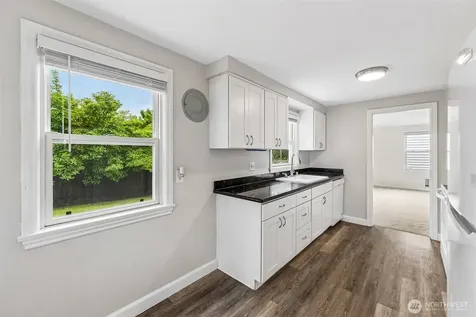 517 Bronson Way NE Renton WA 98056