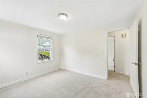 517 Bronson Way NE Renton WA 98056