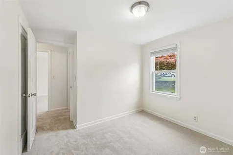 517 Bronson Way NE Renton WA 98056