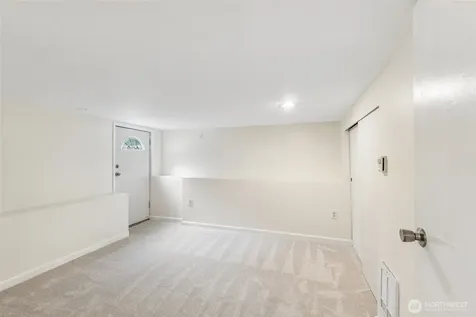 517 Bronson Way NE Renton WA 98056