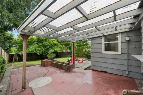517 Bronson Way NE Renton WA 98056