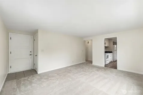 517 Bronson Way NE Renton WA 98056