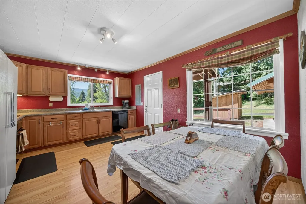 121 Powerhouse Road Packwood WA 98361