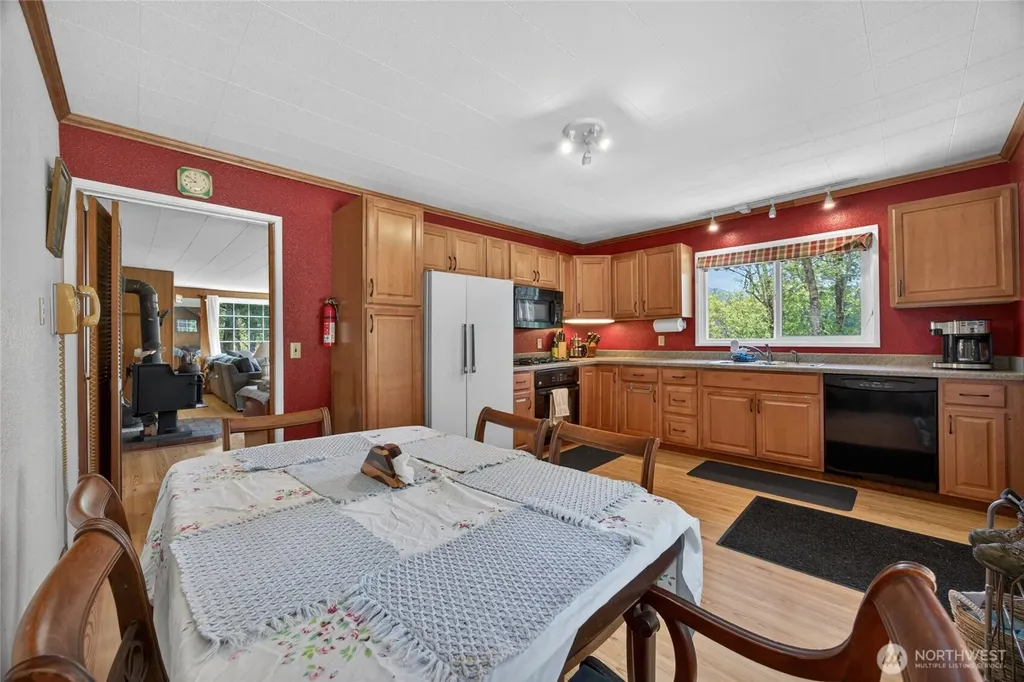 121 Powerhouse Road Packwood WA 98361