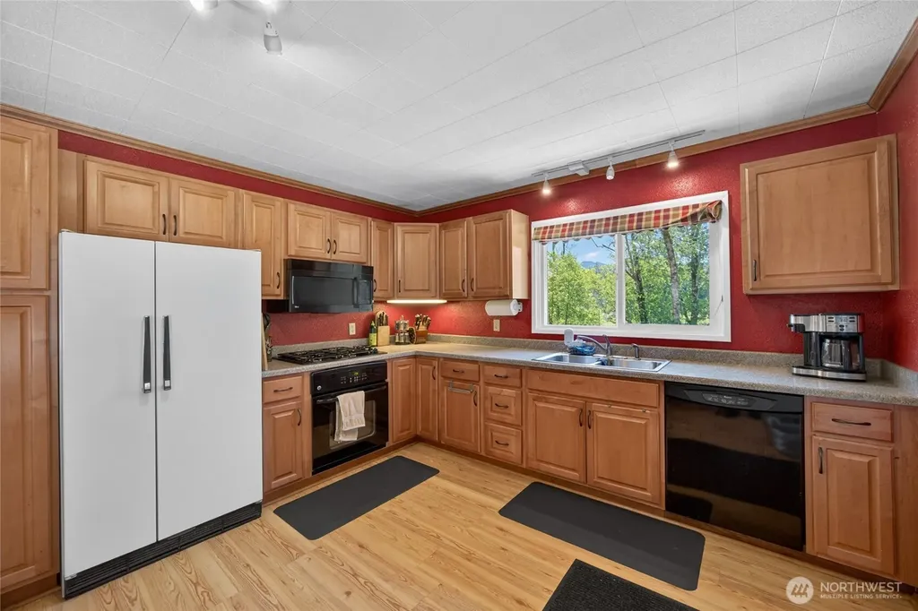 121 Powerhouse Road Packwood WA 98361