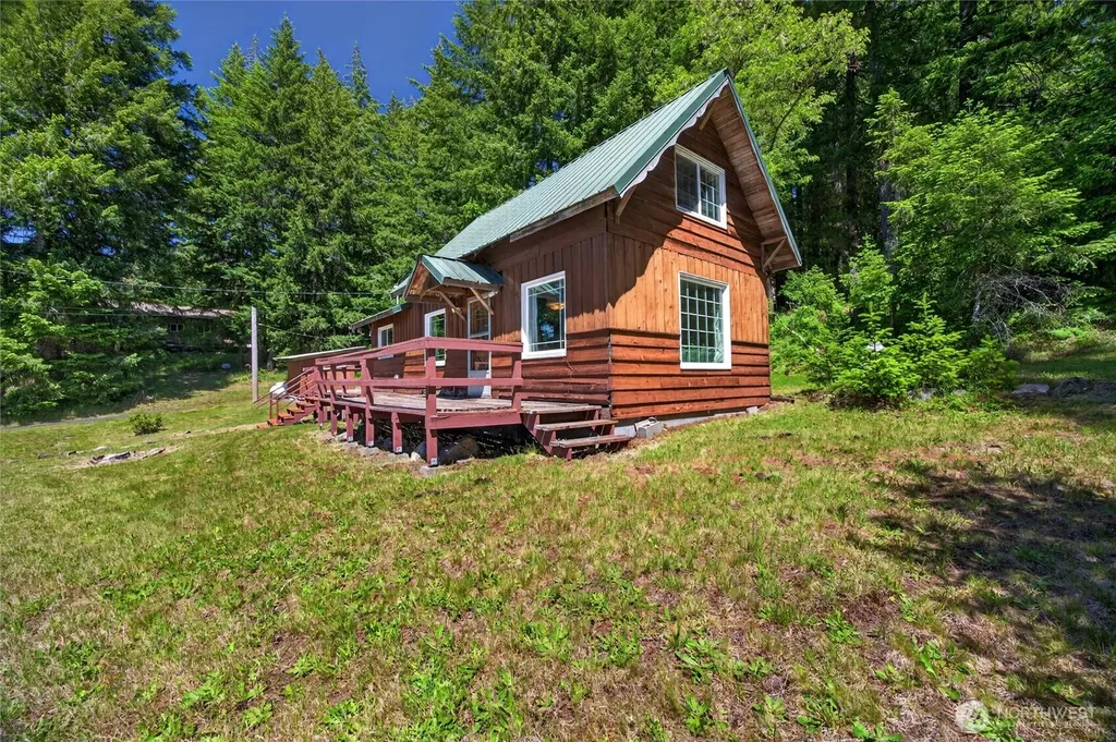 121 Powerhouse Road Packwood WA 98361