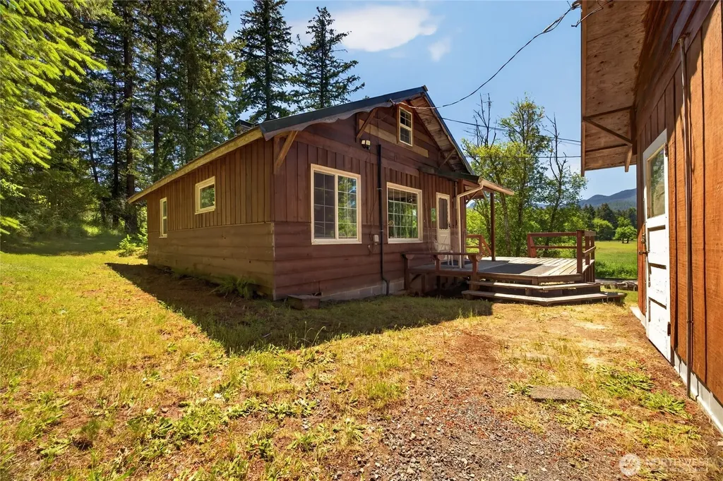 121 Powerhouse Road Packwood WA 98361