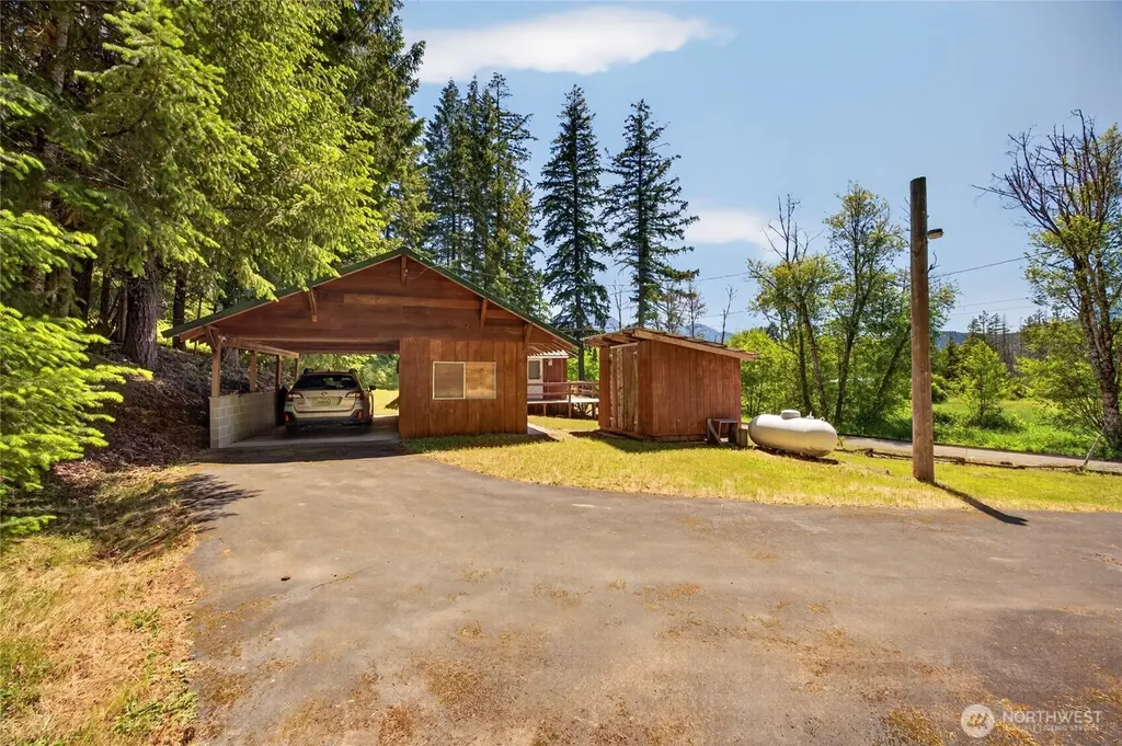121 Powerhouse Road Packwood WA 98361
