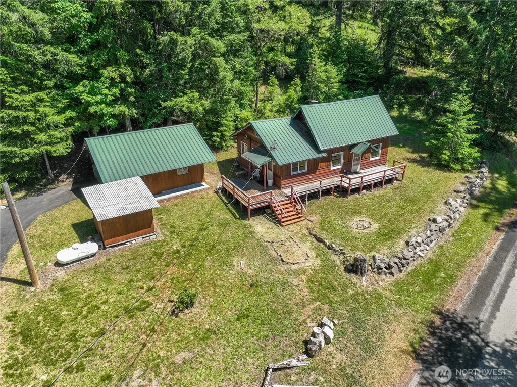 121 Powerhouse Road Packwood WA 98361
