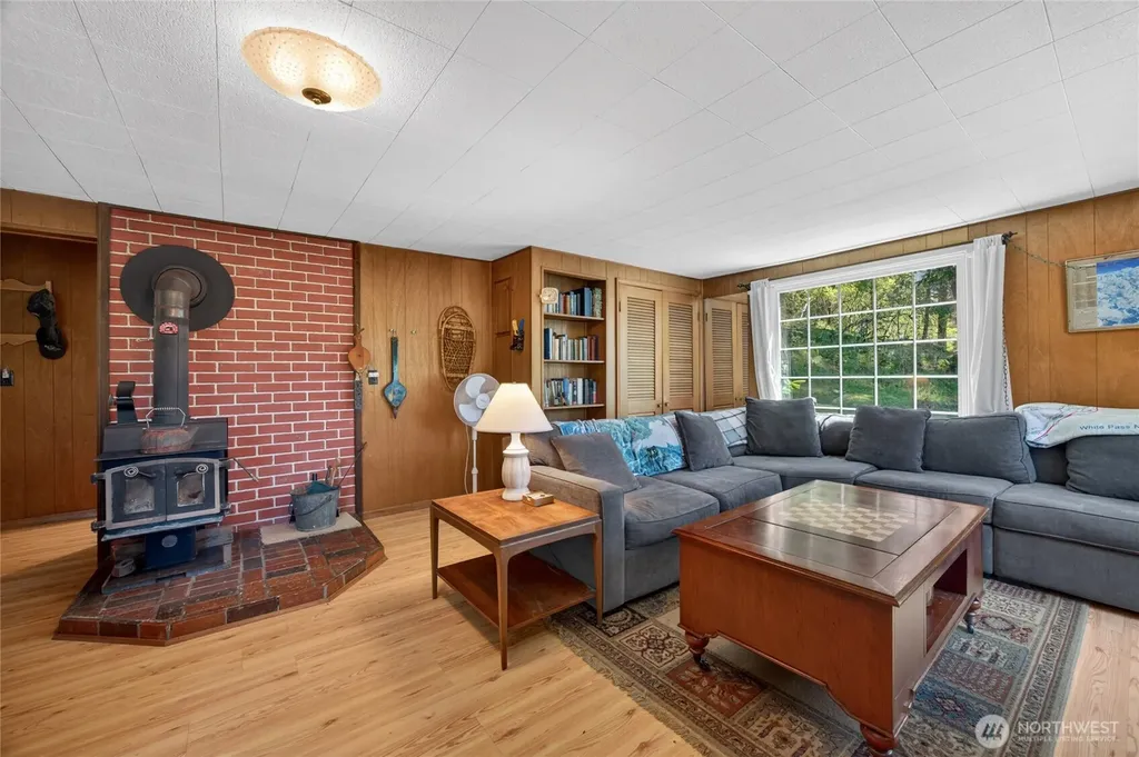 121 Powerhouse Road Packwood WA 98361