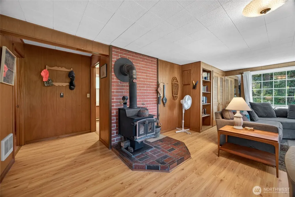 121 Powerhouse Road Packwood WA 98361