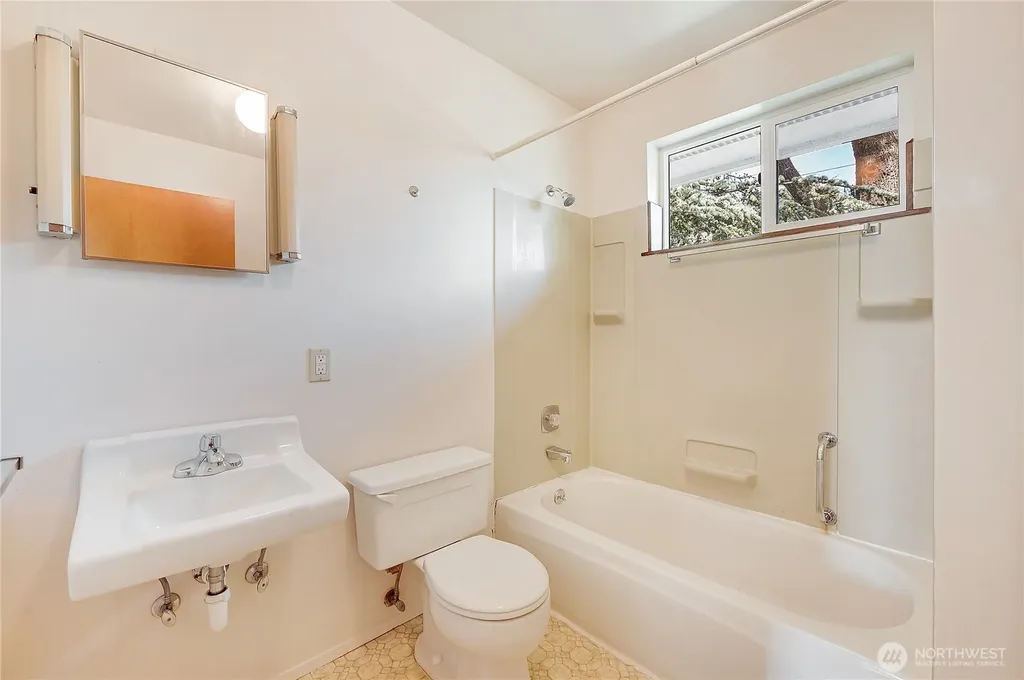 340 Pierce Street Port Townsend WA 98368