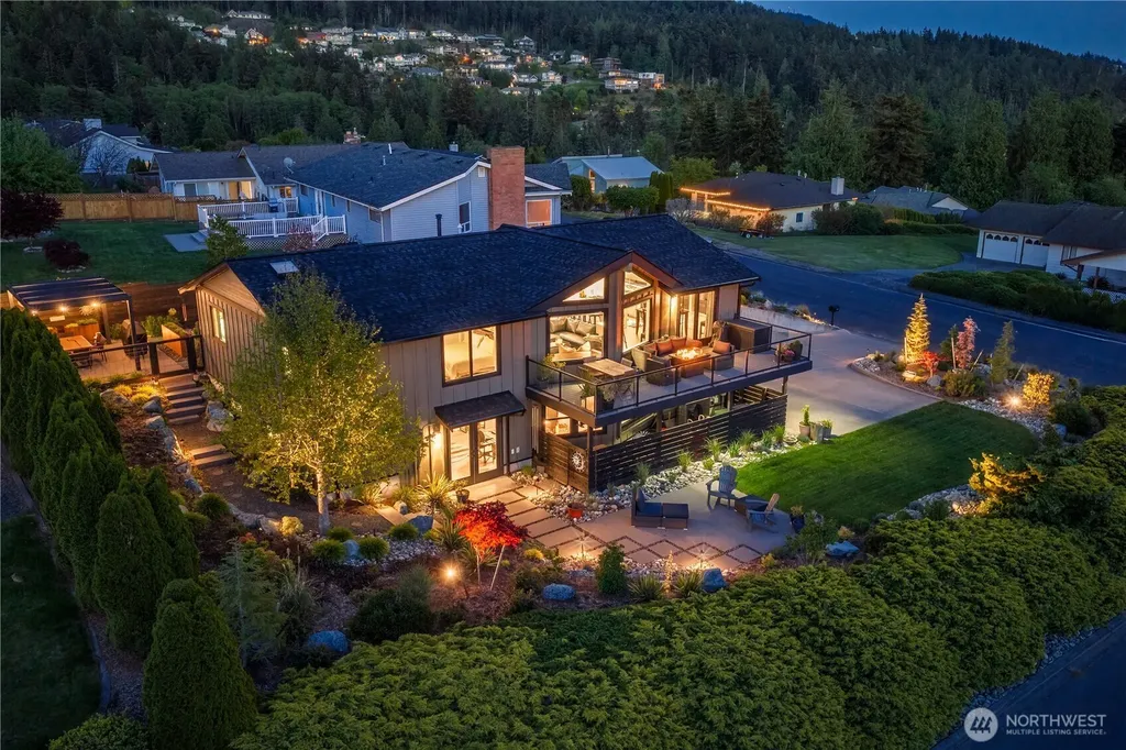 4708 Queen Ann Way Anacortes WA 98221
