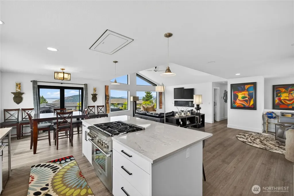 4708 Queen Ann Way Anacortes WA 98221