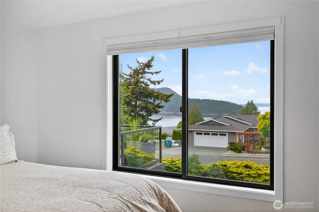 4708 Queen Ann Way Anacortes WA 98221