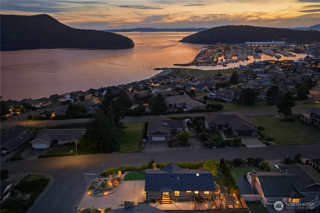 4708 Queen Ann Way Anacortes WA 98221