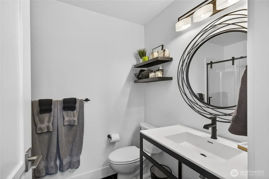 4708 Queen Ann Way Anacortes WA 98221