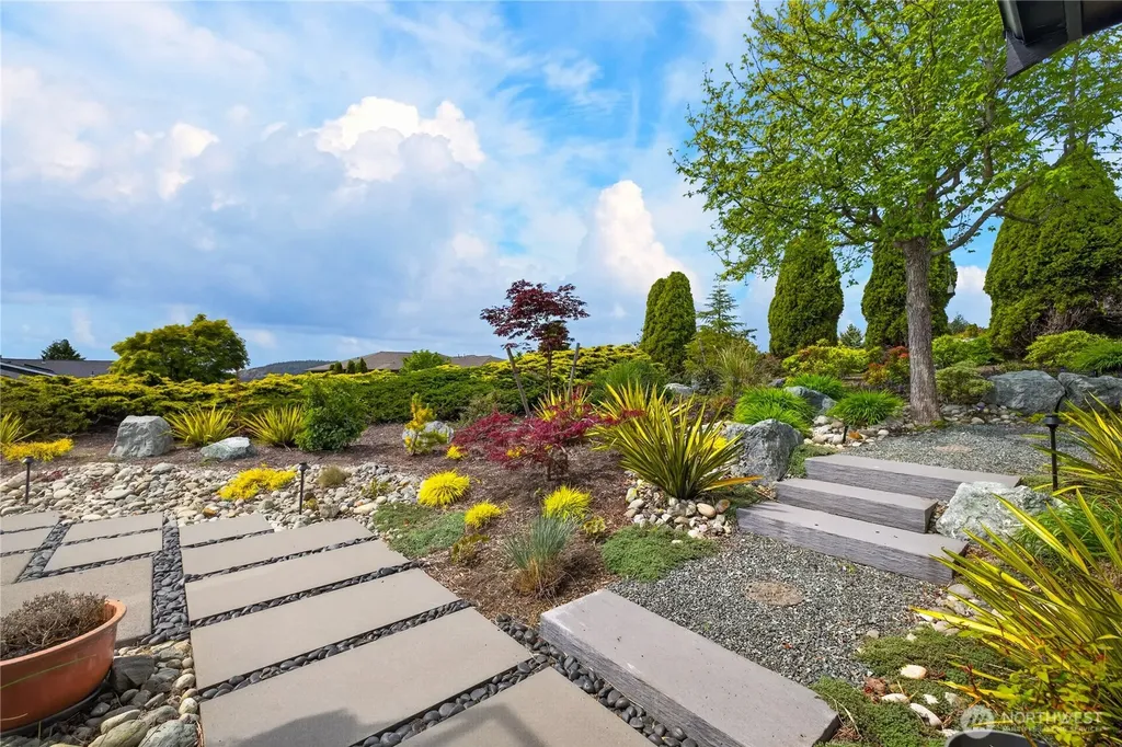 4708 Queen Ann Way Anacortes WA 98221