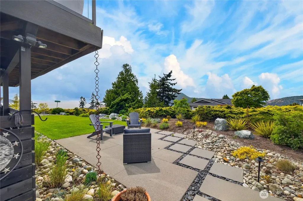 4708 Queen Ann Way Anacortes WA 98221