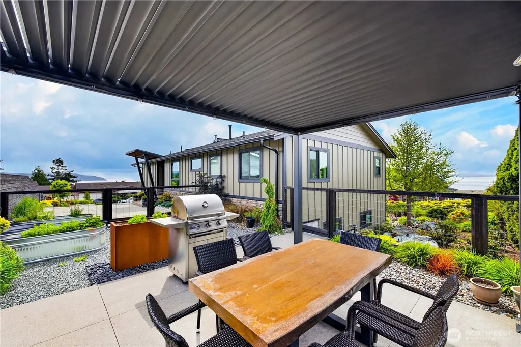 4708 Queen Ann Way Anacortes WA 98221