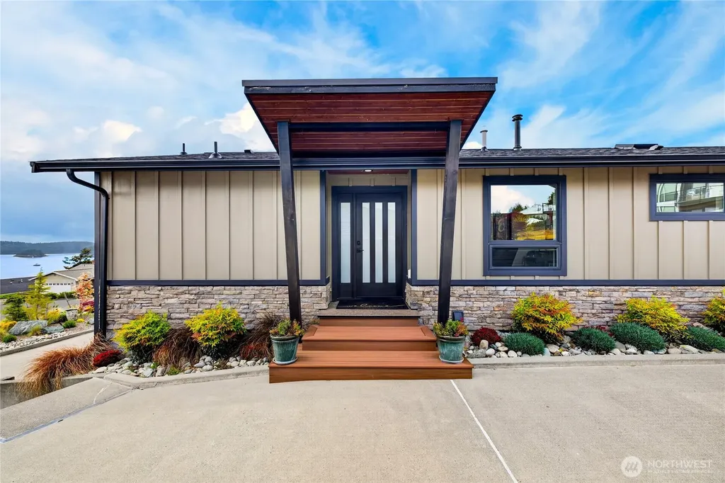 4708 Queen Ann Way Anacortes WA 98221