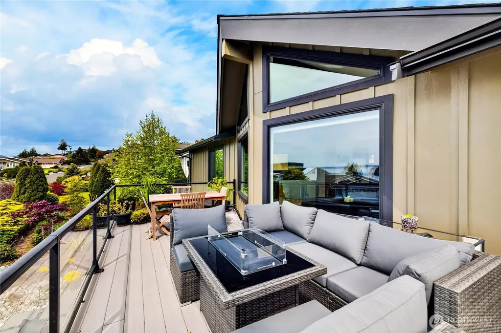 4708 Queen Ann Way Anacortes WA 98221