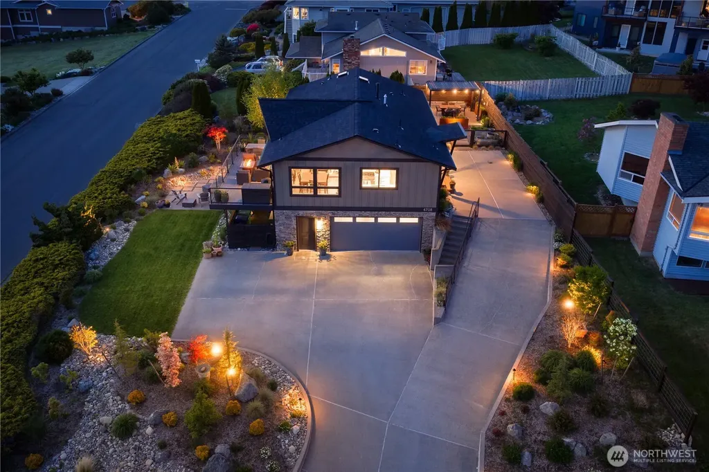 4708 Queen Ann Way Anacortes WA 98221