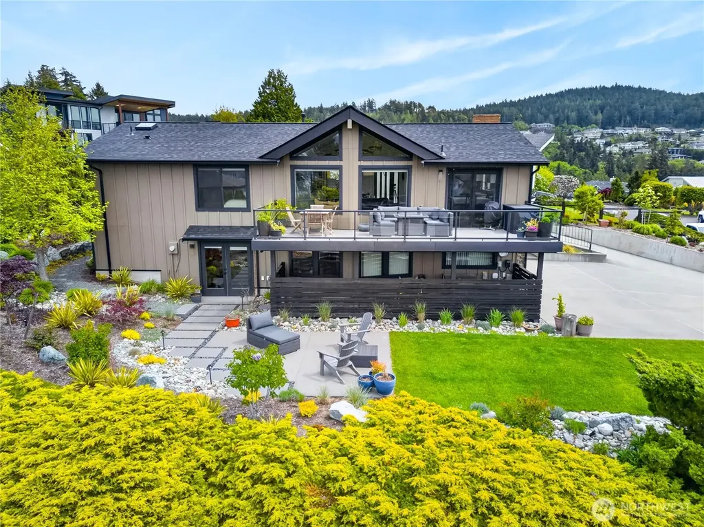 4708 Queen Ann Way Anacortes WA 98221