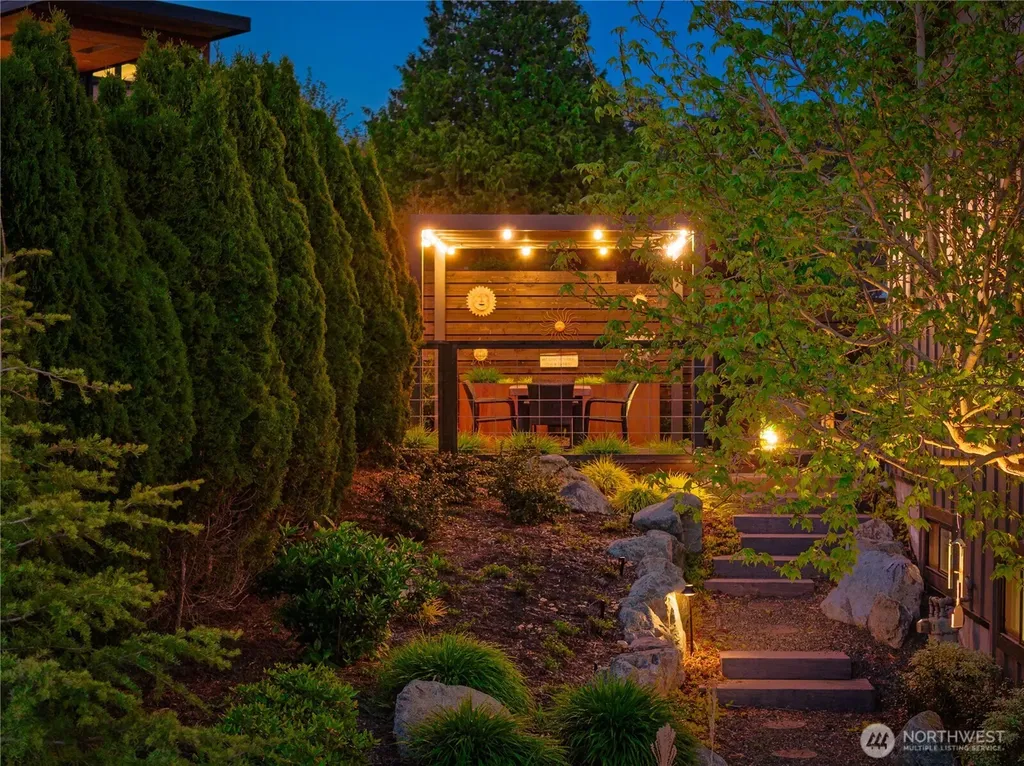 4708 Queen Ann Way Anacortes WA 98221