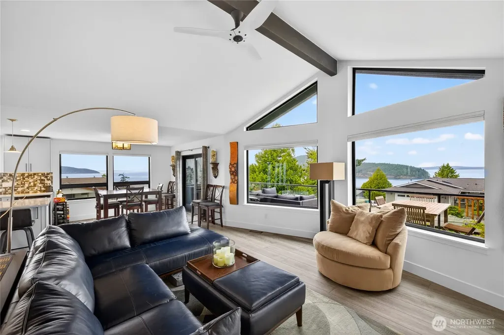 4708 Queen Ann Way Anacortes WA 98221