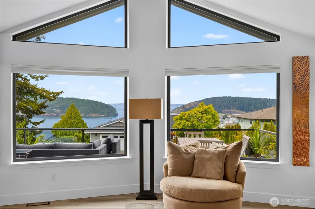 4708 Queen Ann Way Anacortes WA 98221