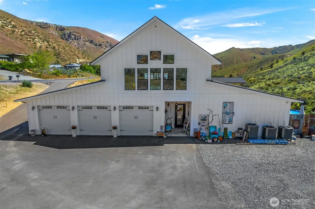 1541 Pitcher Canyon Road Wenatchee WA 98801