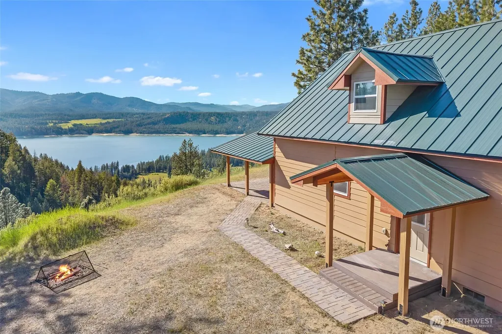 6523 Camp Naborlee Road Fruitland WA 99129