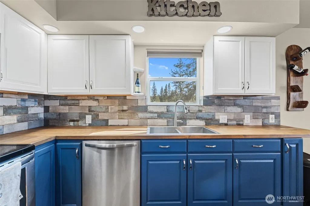 6523 Camp Naborlee Road Fruitland WA 99129