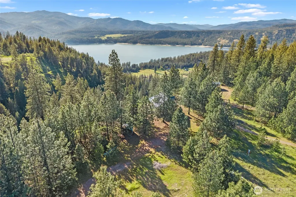 6523 Camp Naborlee Road Fruitland WA 99129