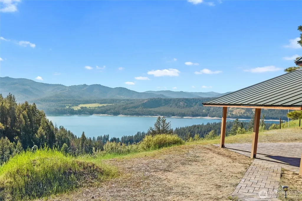 6523 Camp Naborlee Road Fruitland WA 99129