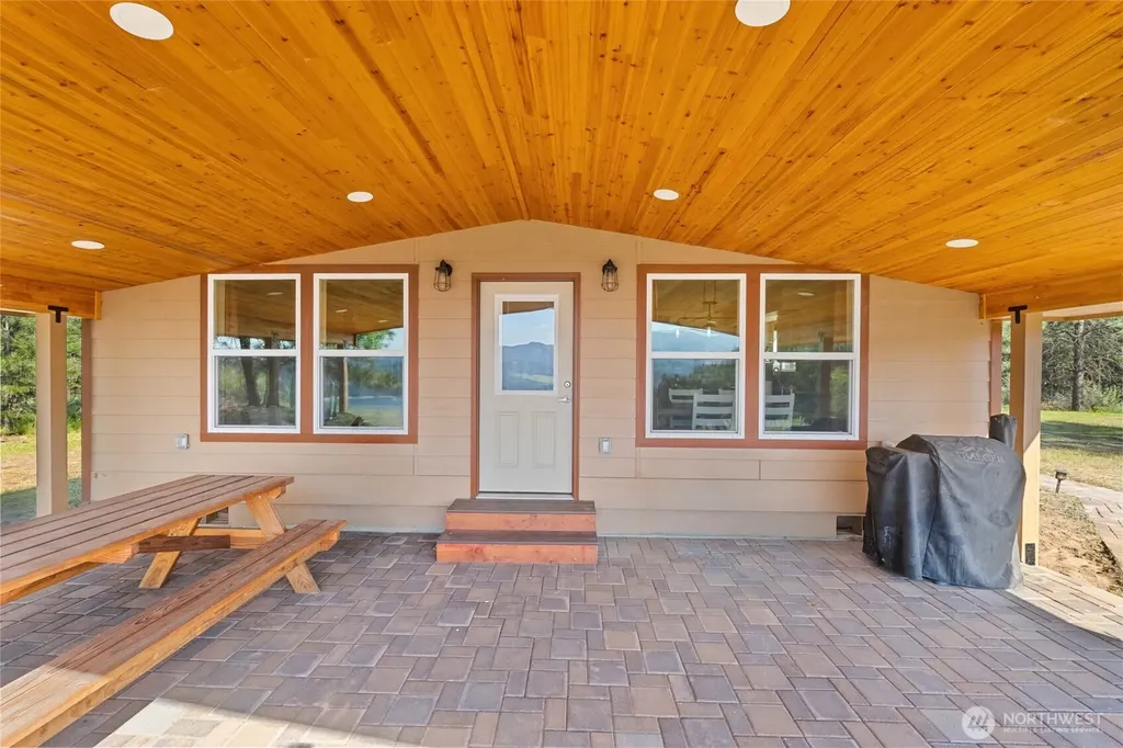 6523 Camp Naborlee Road Fruitland WA 99129