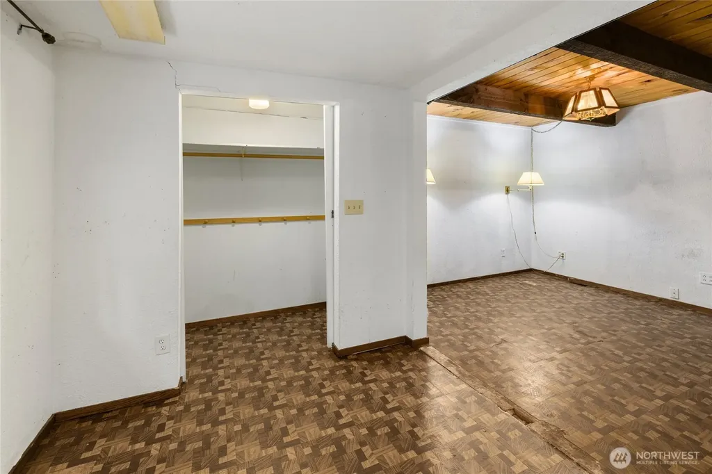 32615 82nd Avenue S Roy WA 98580