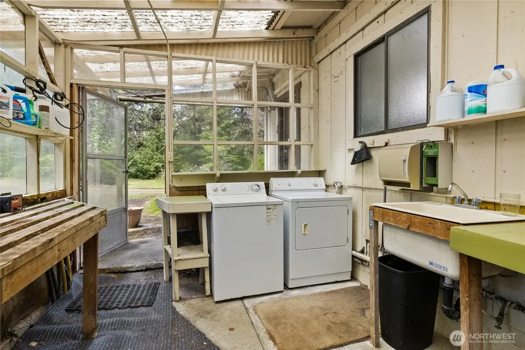 32615 82nd Avenue S Roy WA 98580