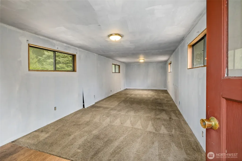 32615 82nd Avenue S Roy WA 98580