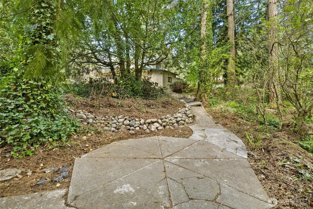 32615 82nd Avenue S Roy WA 98580