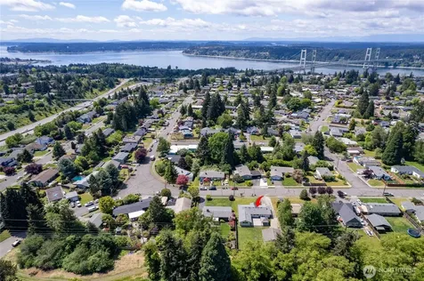 1117 N Hawthorne Street Tacoma WA 98406