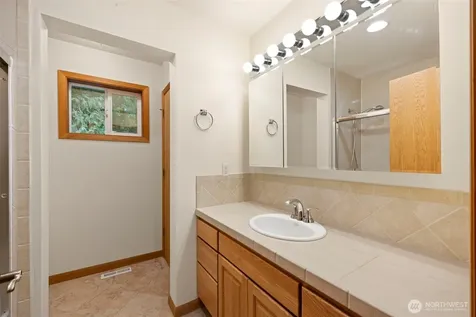 6618 196th Street SE Snohomish WA 98296