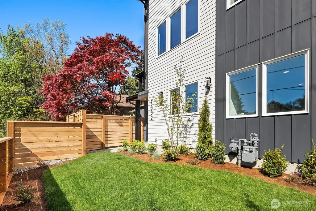 7332 25th Avenue NW Seattle WA 98117