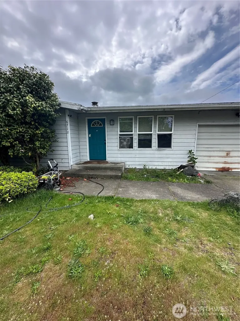 6712 27th Street W University Place WA 98466
