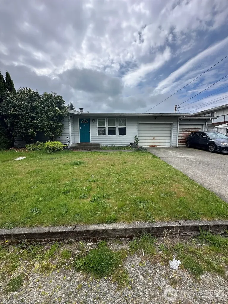 6712 27th Street W University Place WA 98466