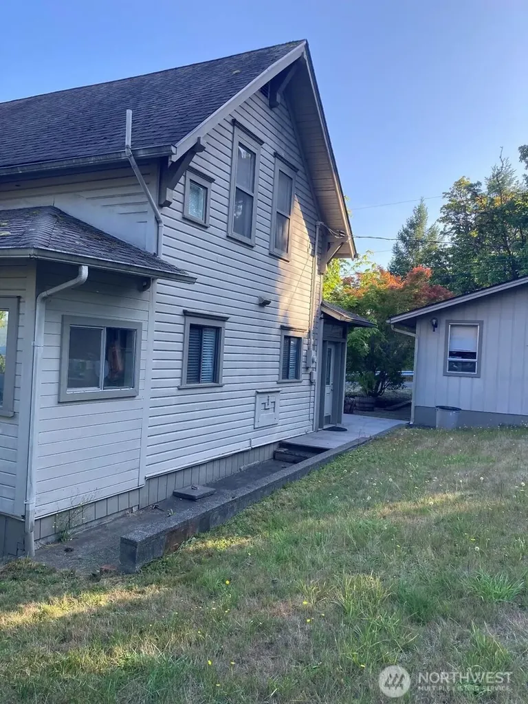 160 N Old Mill Road Hoodsport WA 98548
